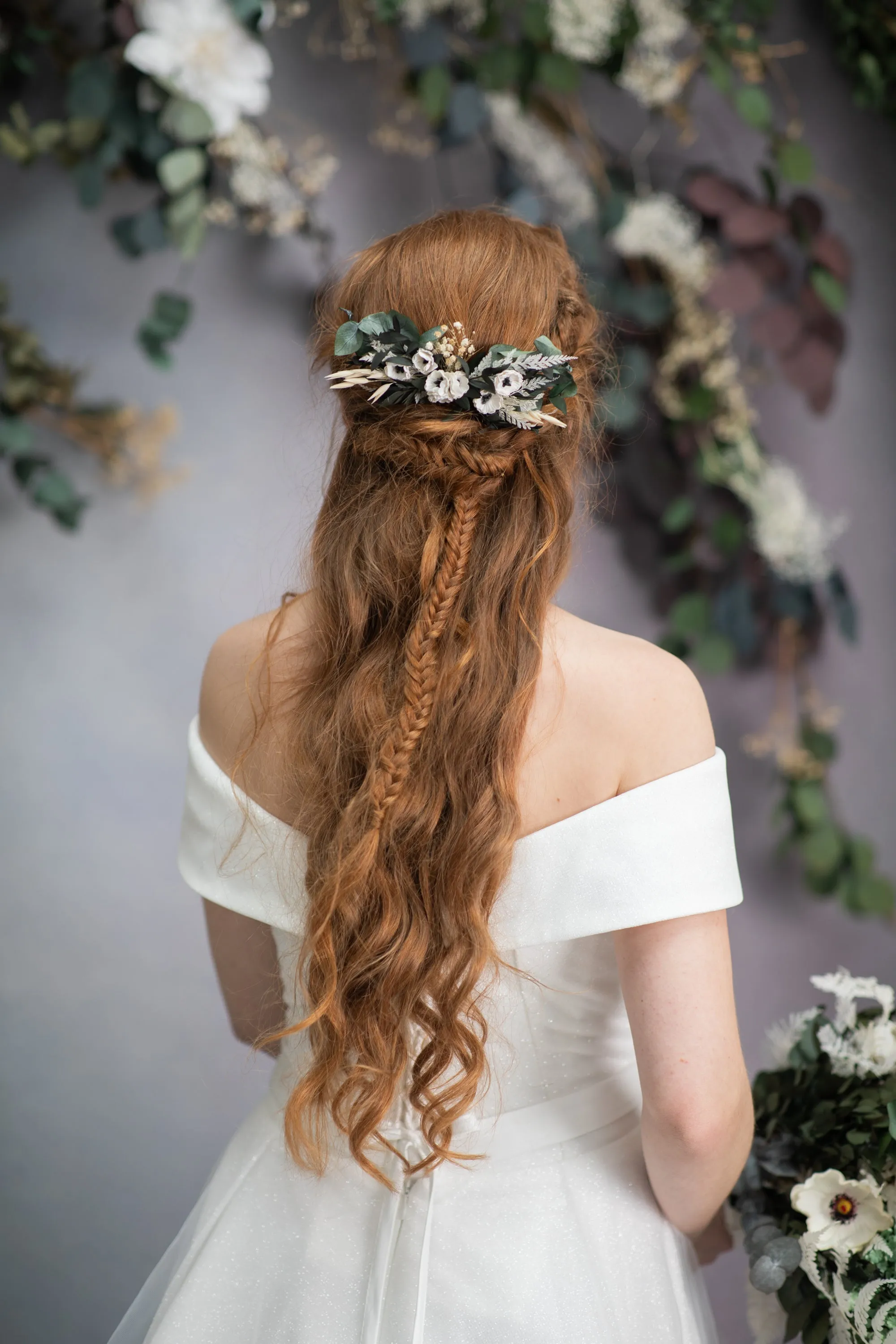 Anemone flower hair comb