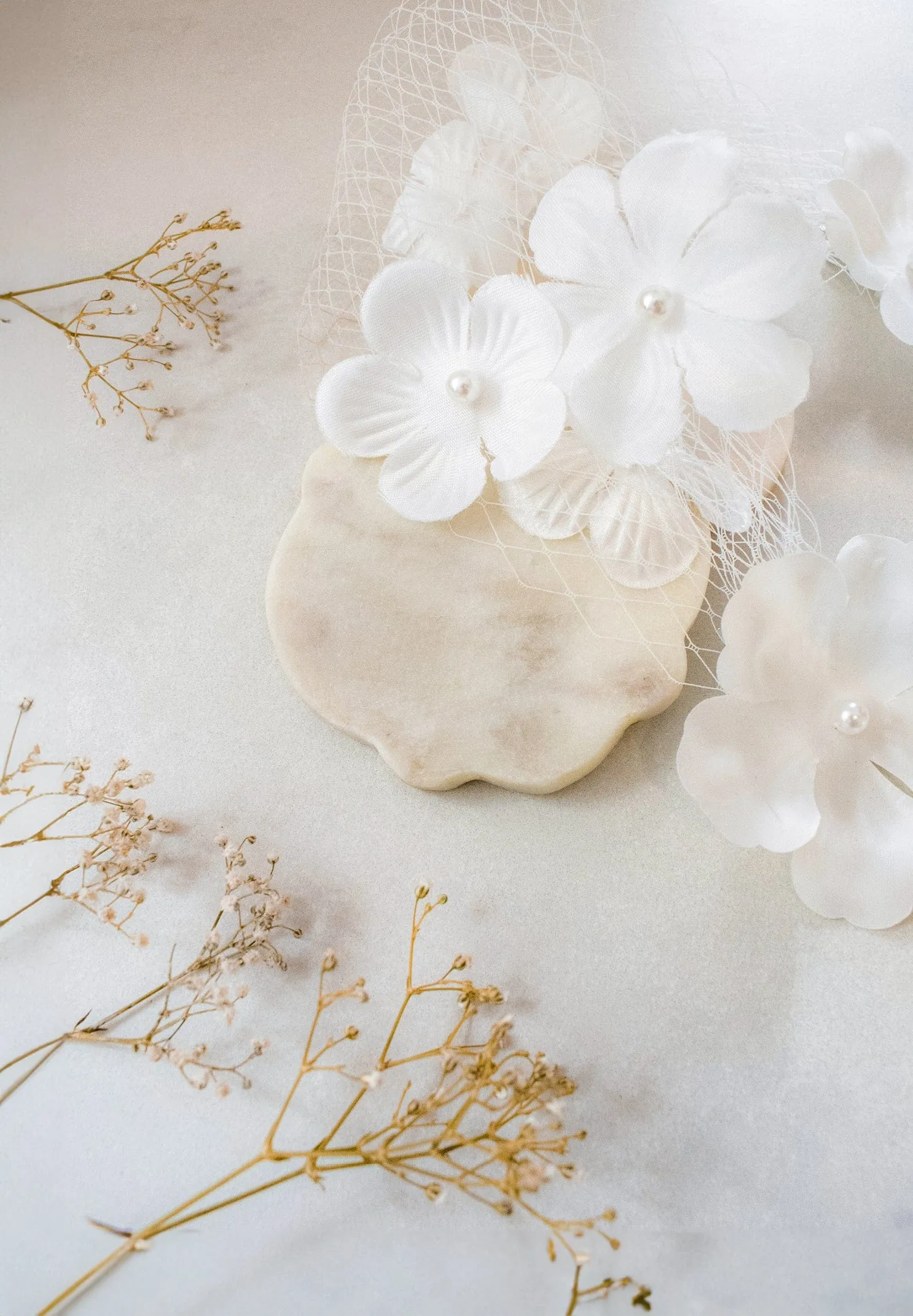 BARTLEY FASCINATOR