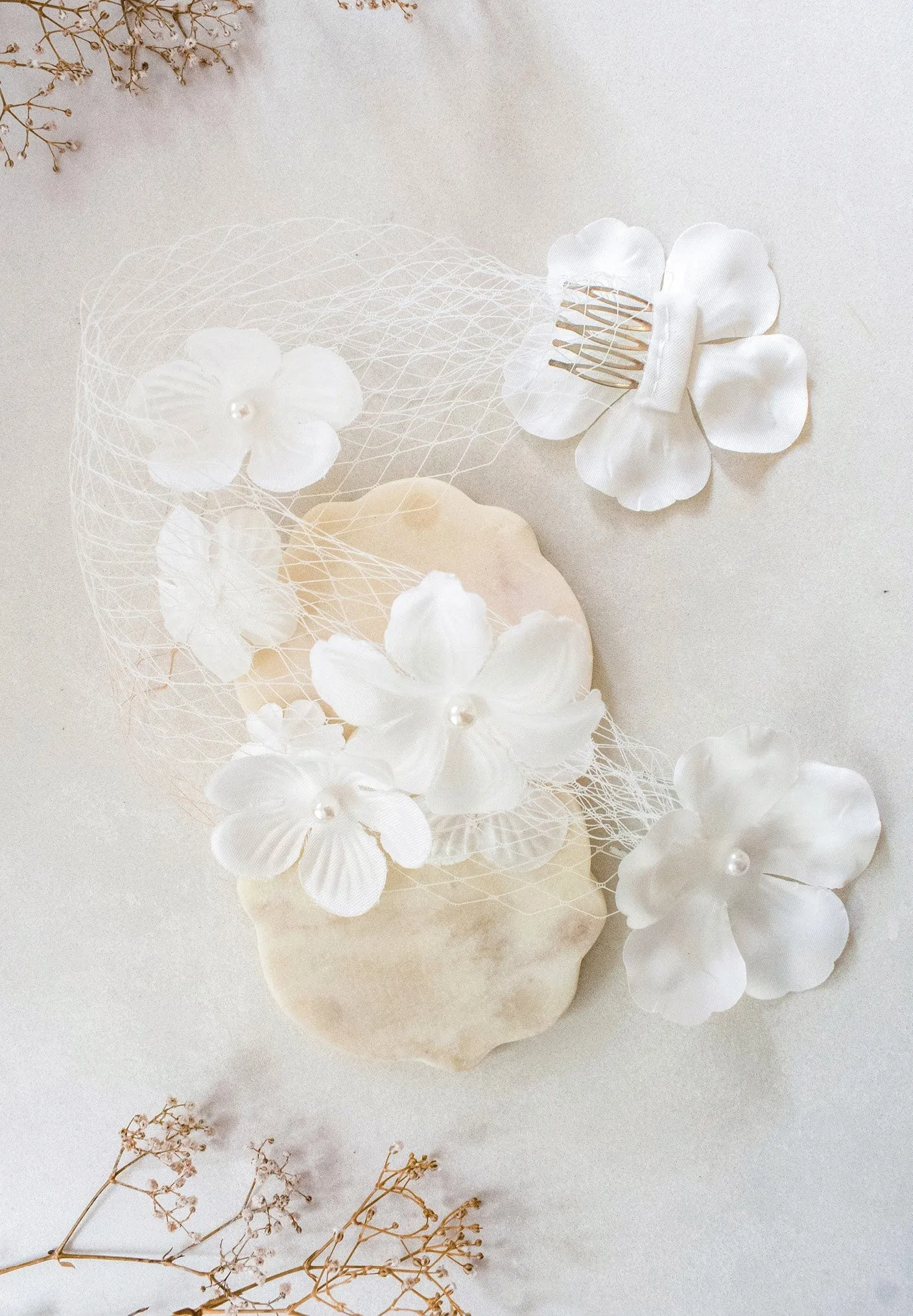 BARTLEY FASCINATOR