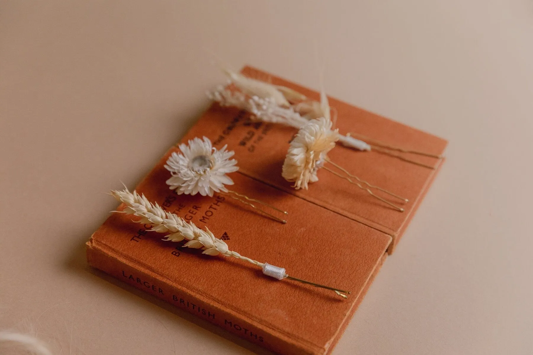 Cream Straw Flowers and Lagurus Boho 4 Piece Hair Pin Set / Boho Bride Hair Pins