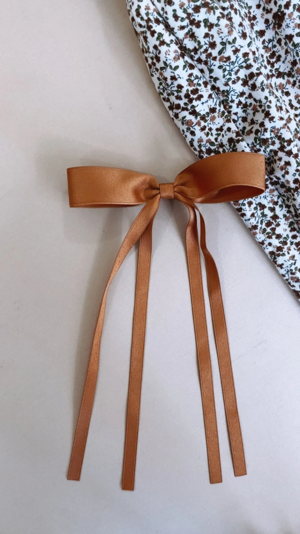Dainty Bow Clip, Camel