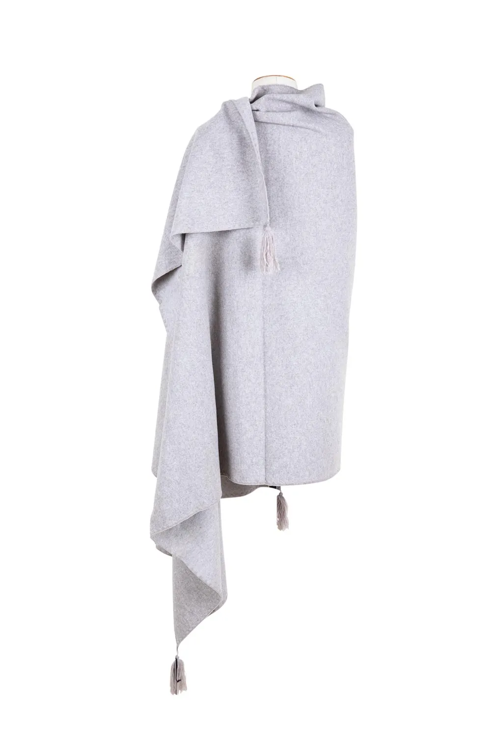 dref by d - DD0160 Geneva Throw