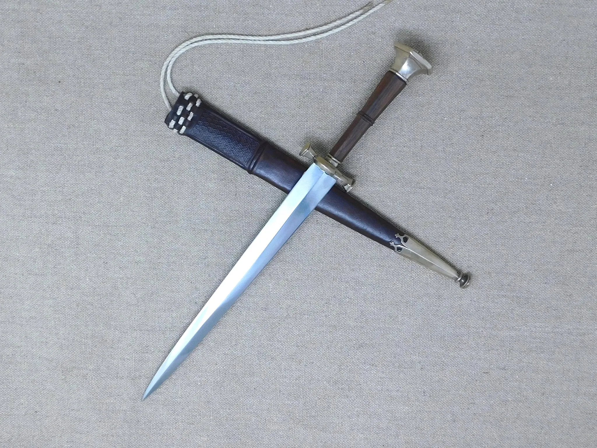Early 16thC German Hexagonal Quillon Dagger