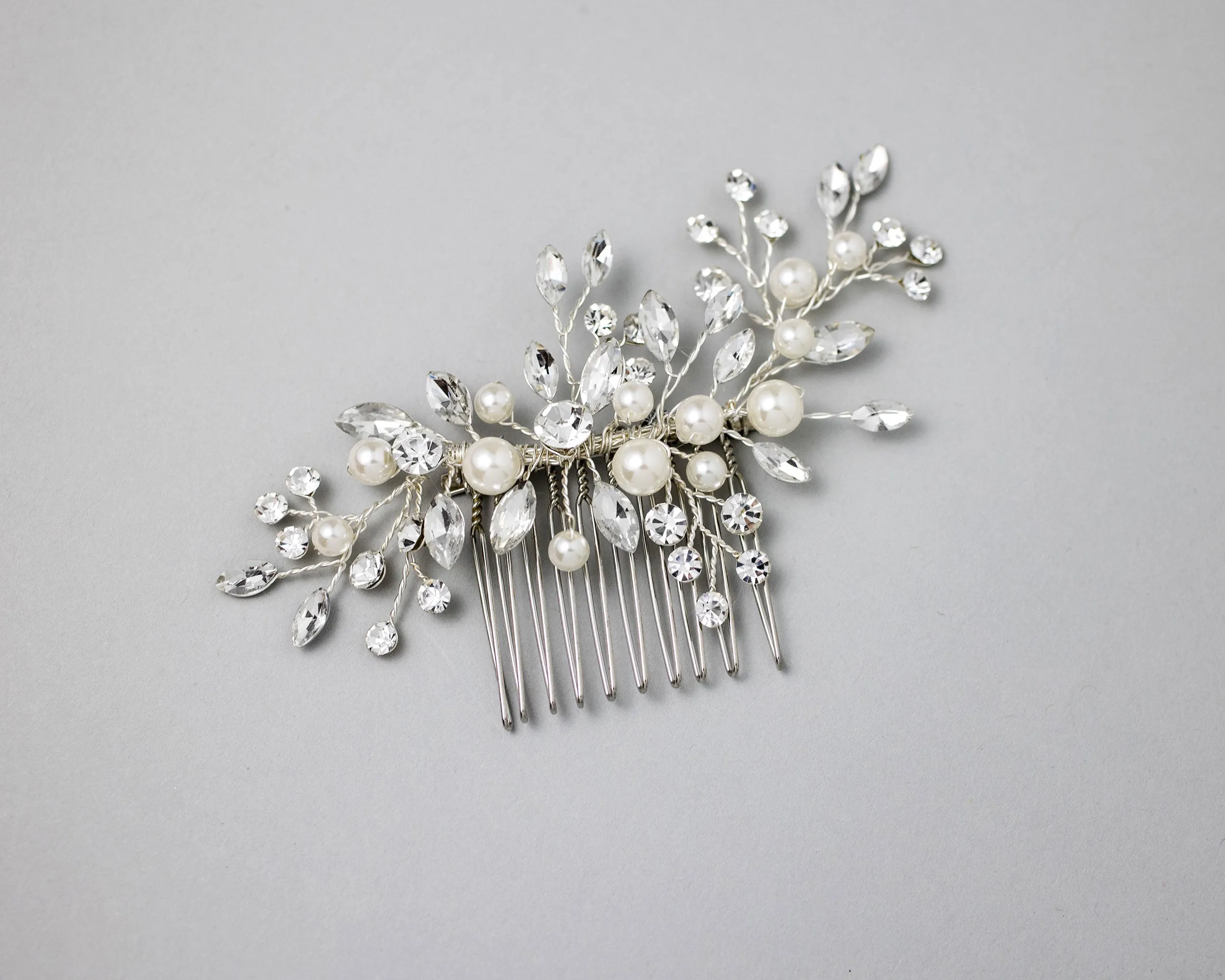 Handmade Ivory Pearls Wedding Comb