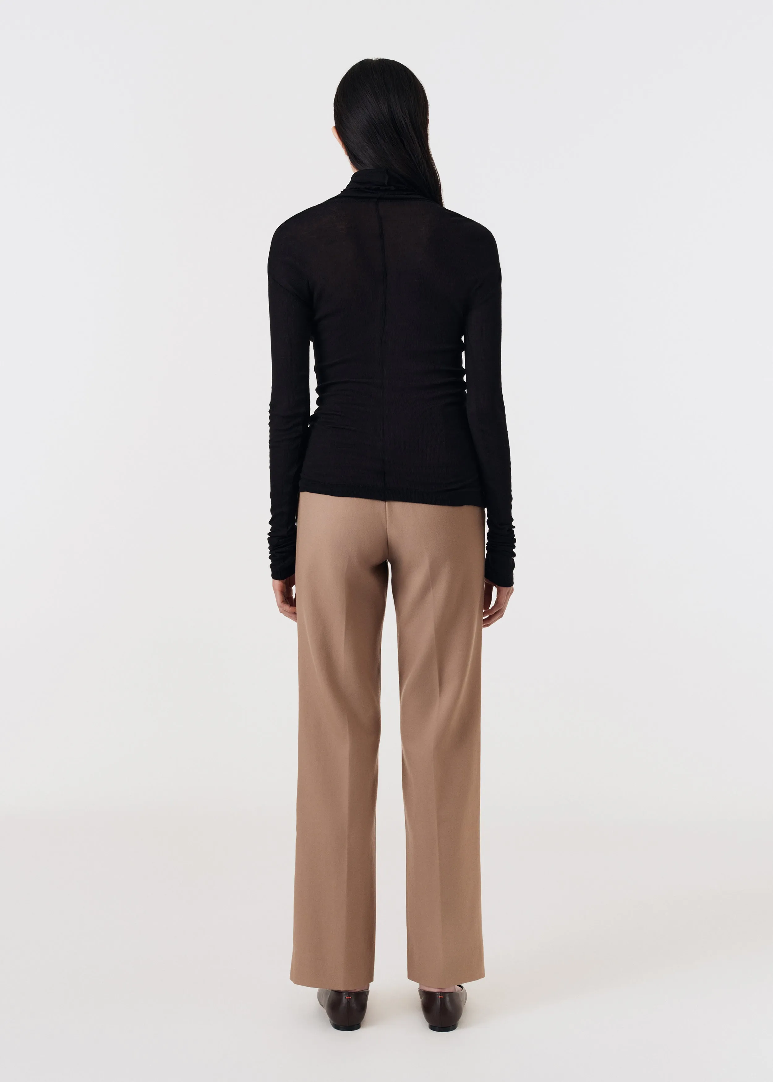 Long-sleeve roller