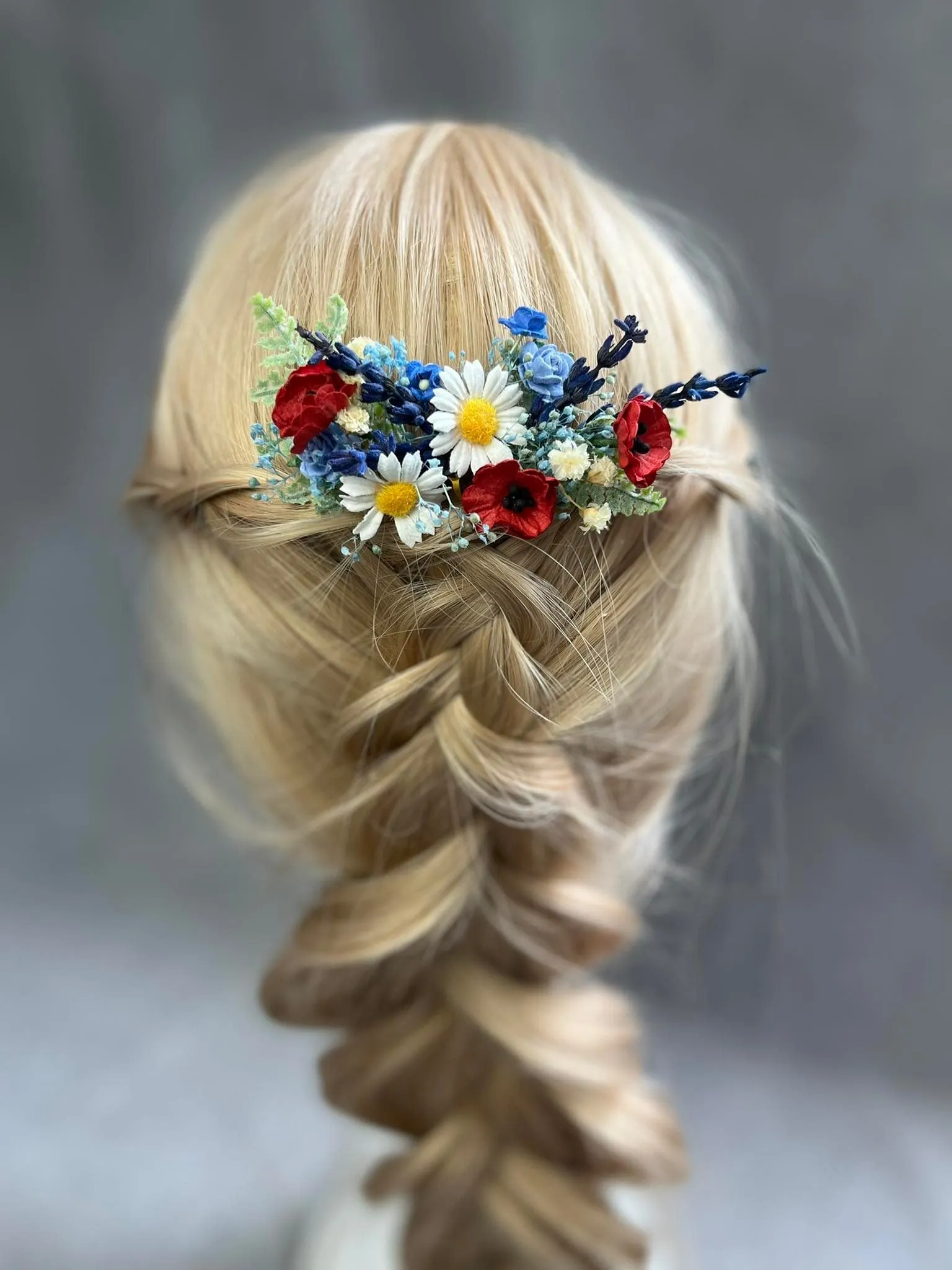 Meadow folk flower hair comb