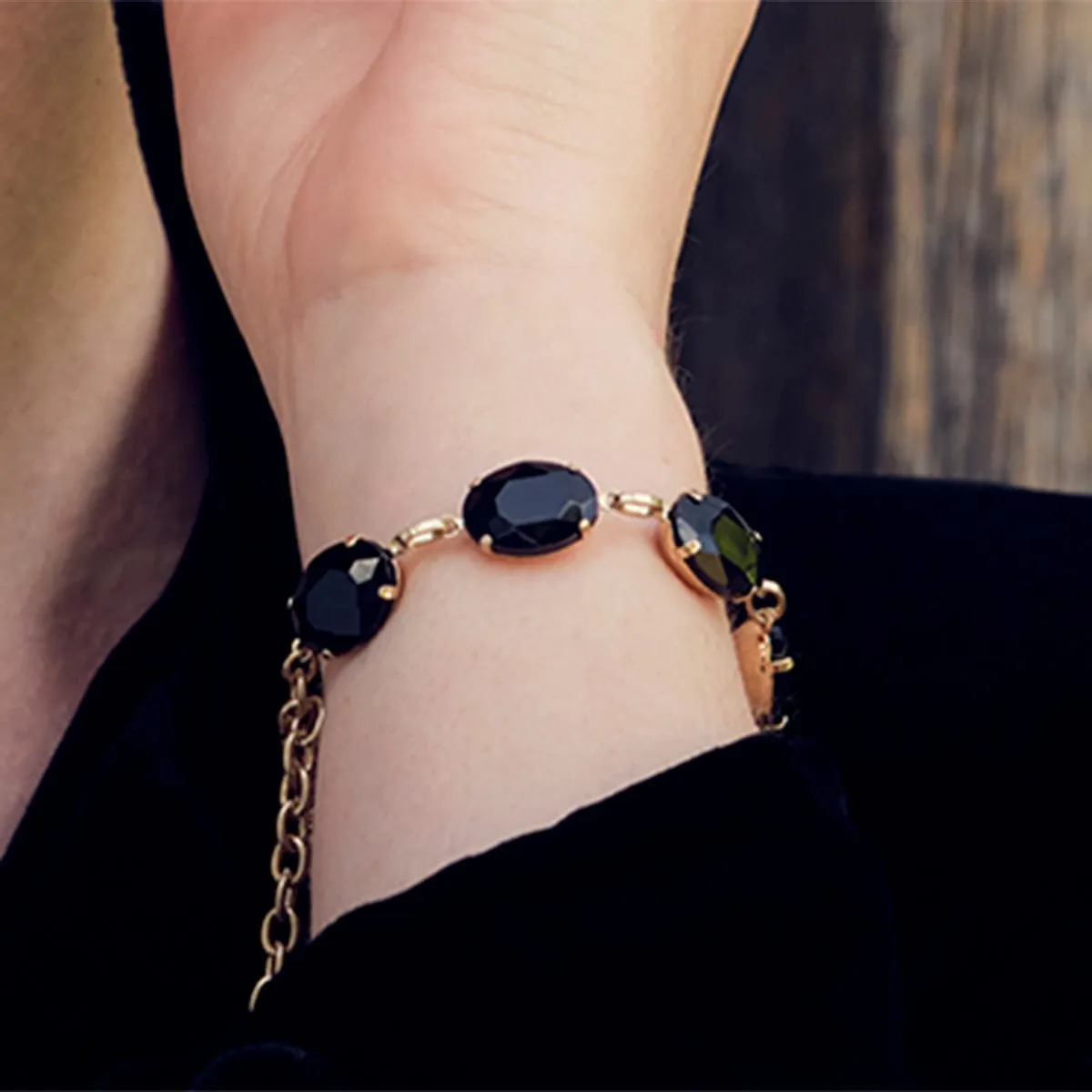 Oval Stone Bracelet Black