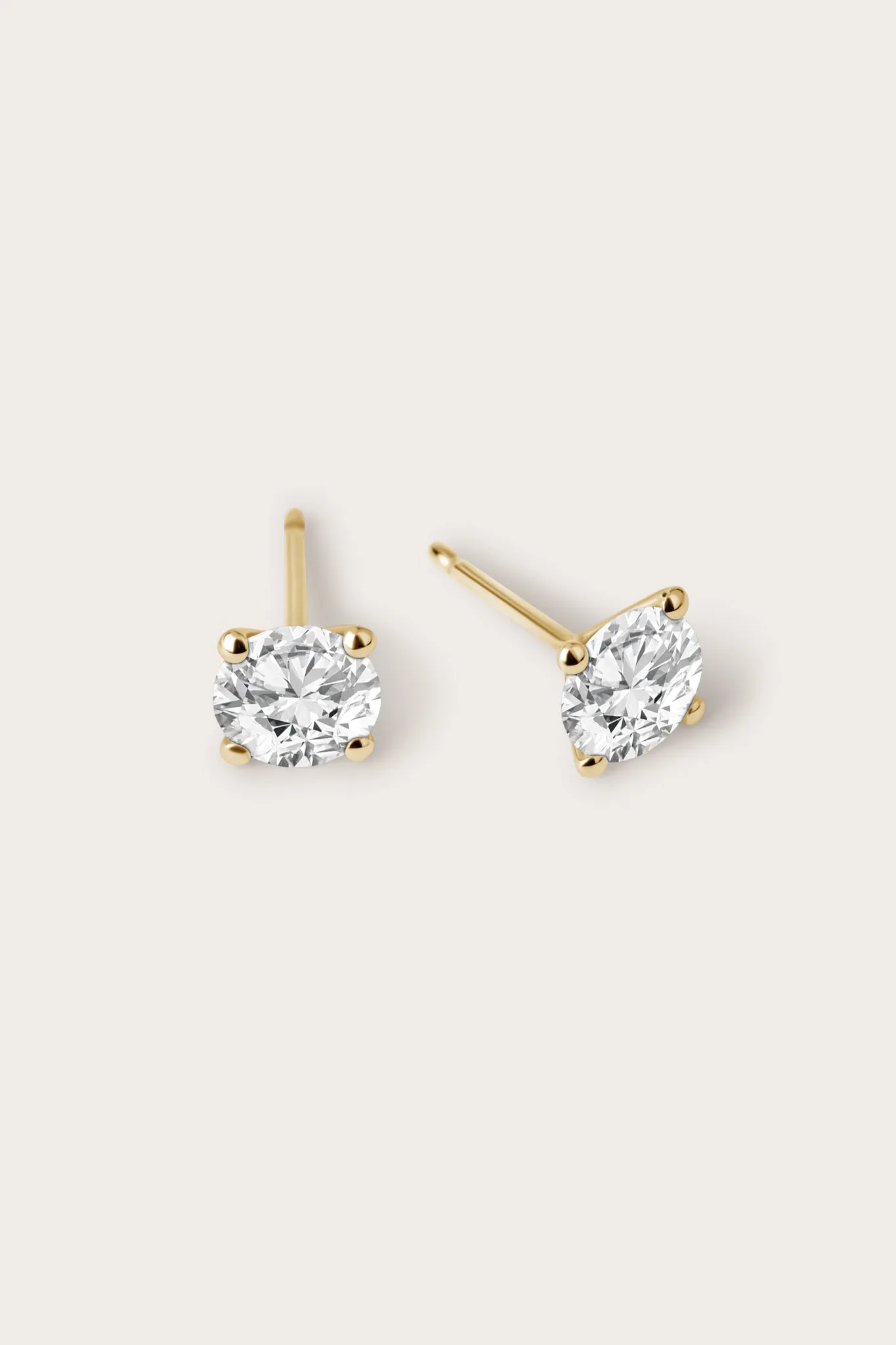 Round Studs Large (2tcw)
