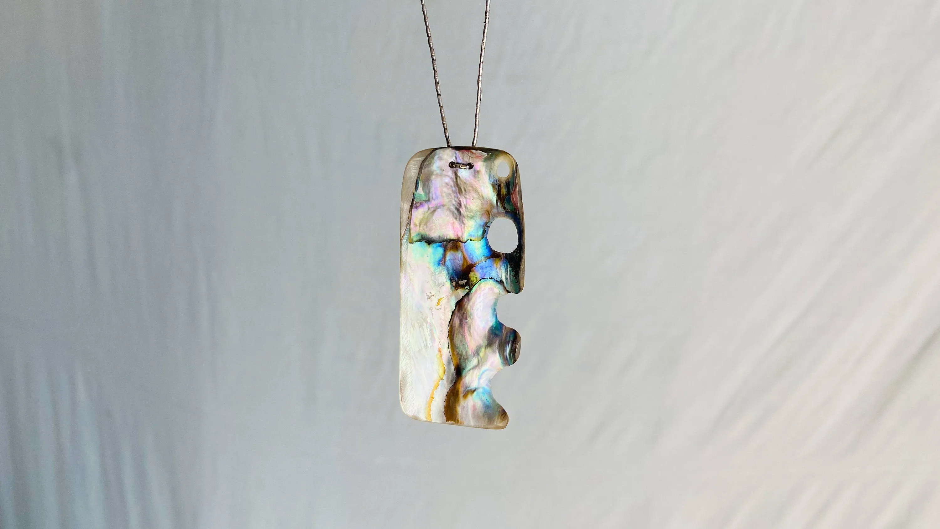 Santo Domingo Pueblo Abalone Pendant. Kewa Pueblo. Paua & Silver Necklace. 0965